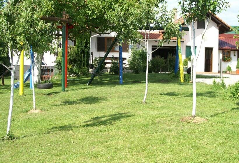 Апартаменты 1 Спальня с Террасой, Bed & Breakfast Helena