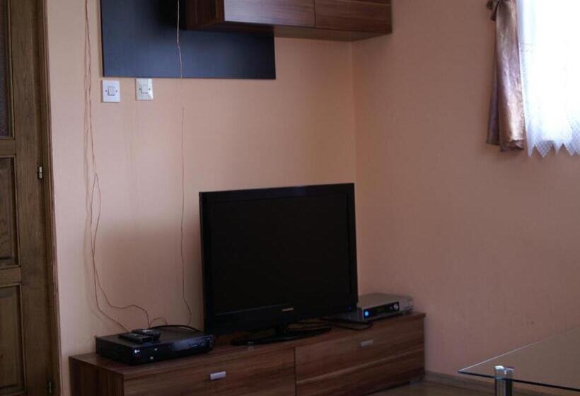Дом 1 Спальня, Bed & Breakfast Helena
