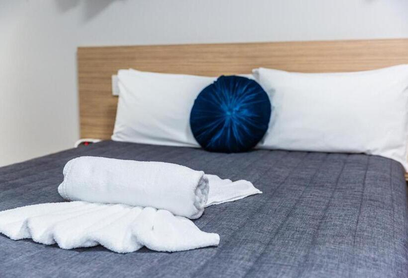 스탠다드 룸 호수 전망, Lakes And Ocean Hotel Forster