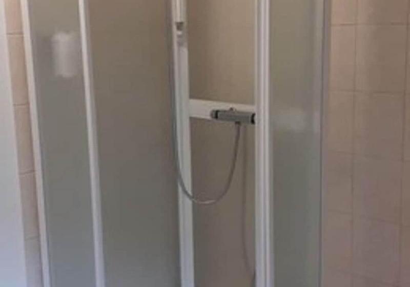 غرفة قياسية ثلاثية حمام مشترك, North Star Guesthouse Olafsvik
