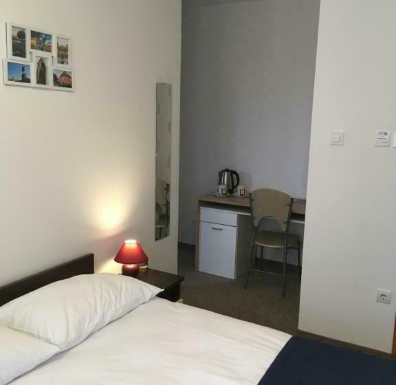 اتاق استاندارد با چشم‌انداز باغ, London Rooms Zagreb Airport