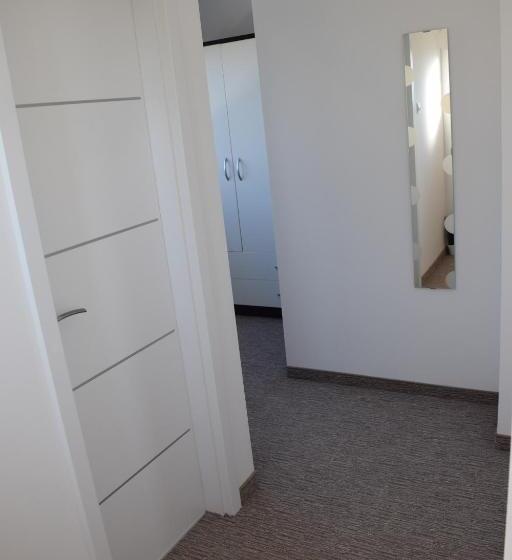 اتاق سوپریور با چشم‌انداز باغ, London Rooms Zagreb Airport