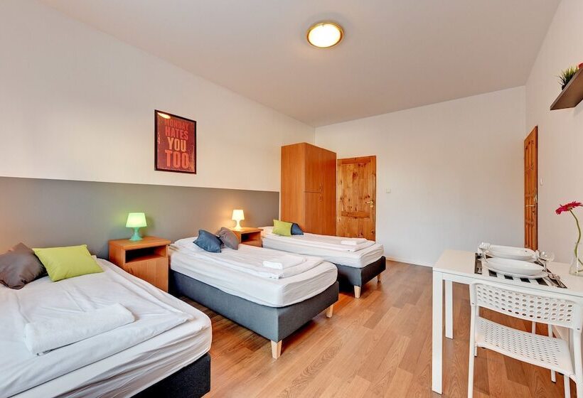 Pokój Standard Trzyosobowy, Nice Rooms   Pokoje Gościnne