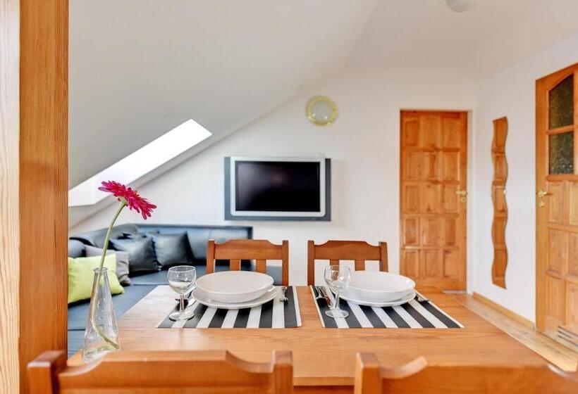 Pokój Czteroosobowy Standard, Nice Rooms   Pokoje Gościnne