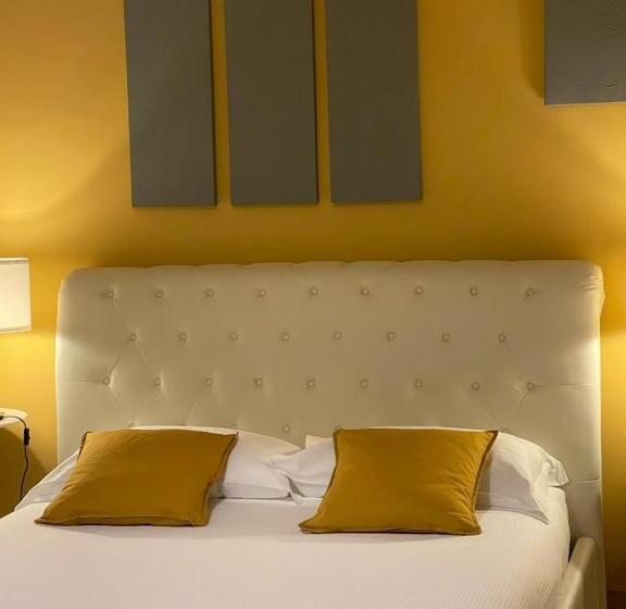 Camera Quadrupla Standard, Central Suite Bed&breakfast