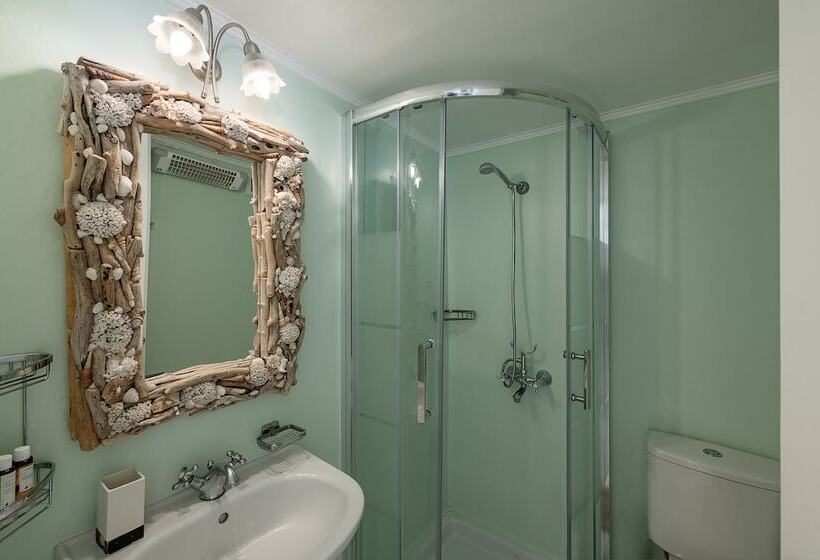 Люкс, Four Seasons Hydra Luxury Suites