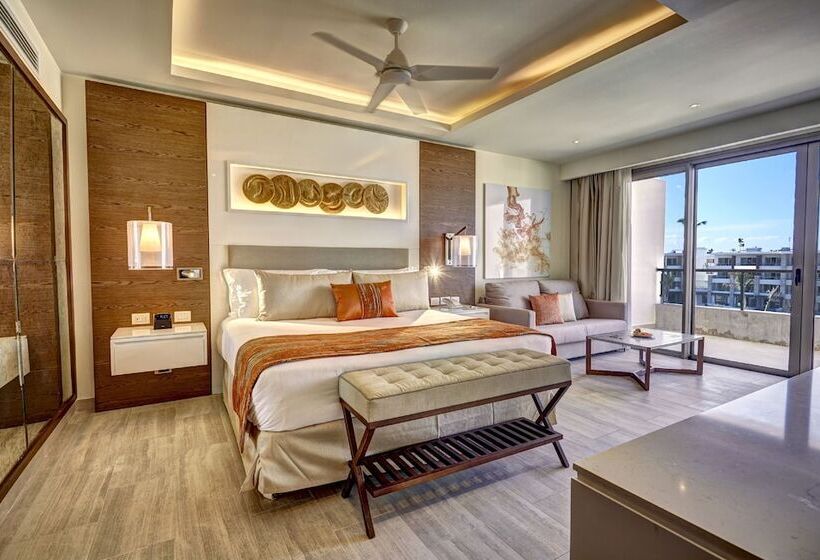 سوییت جونیور لوکس با چشم‌انداز دریا, Royalton Bavaro, An Autograph Collection Allinclusive Resort & Casino
