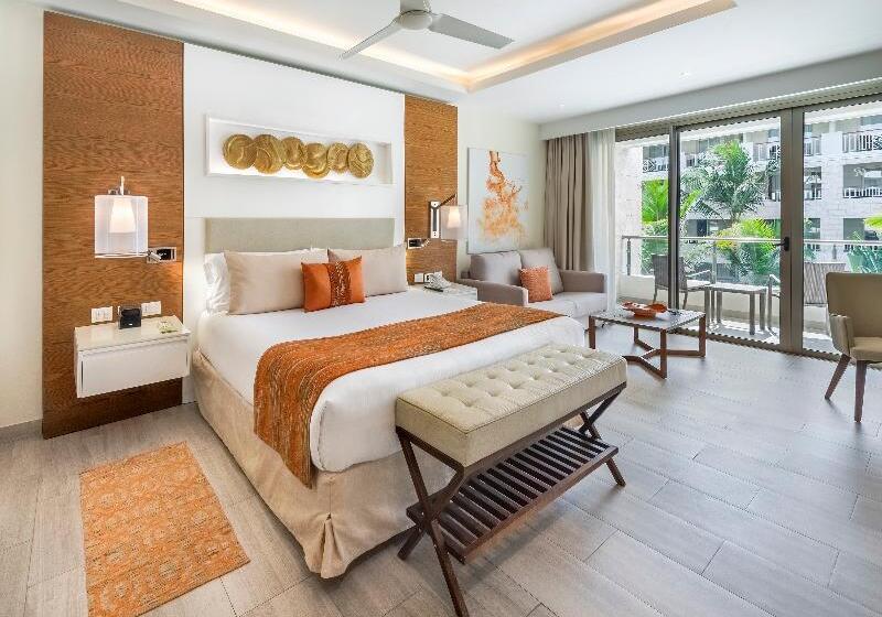 سوییت جونیور لوکس با چشم‌انداز دریا, Royalton Bavaro, An Autograph Collection Allinclusive Resort & Casino
