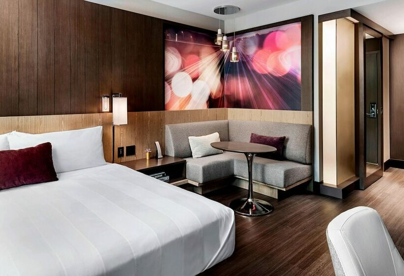 Номер Клуб, Toronto Marriott Markham