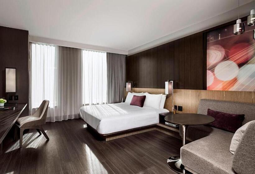 Номер Клуб Кровать Кинг, Toronto Marriott Markham