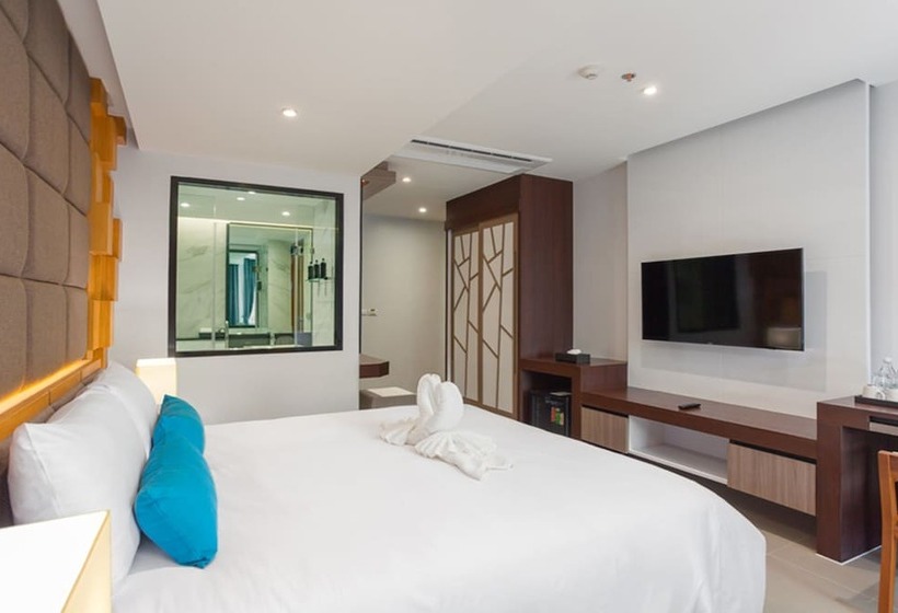 디럭스 룸, The Marina Phuket
