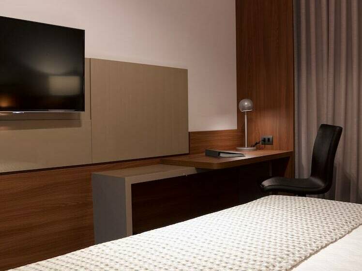 Номер Superior, Jl Hotel By Bourbon