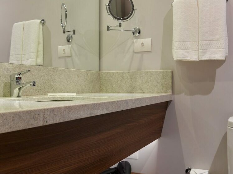 Номер Superior, Jl Hotel By Bourbon