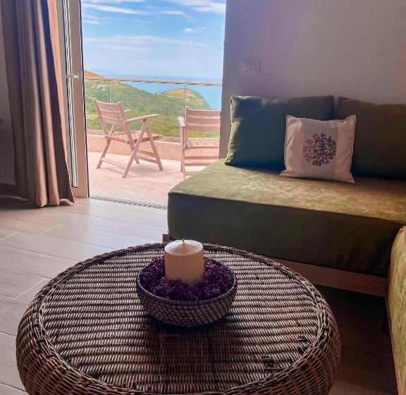 Апартаменты 1 Спальня Вид на Море, Eléa Guesthouse Himare