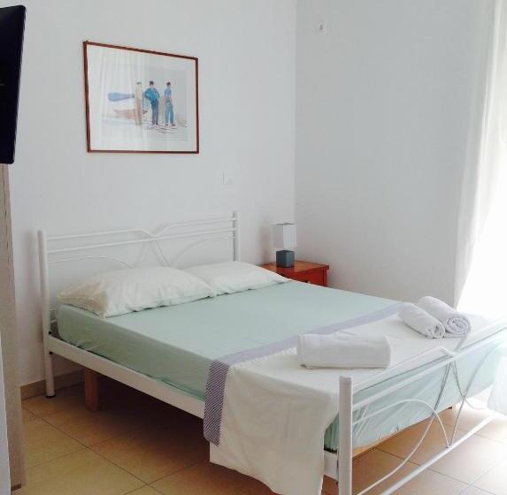 Triple Room Sea View, Eléa Guesthouse Himare