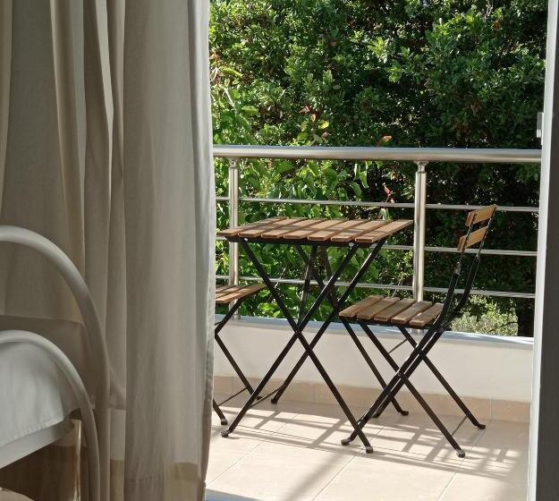 Трехместный Номер Классика, Eléa Guesthouse Himare