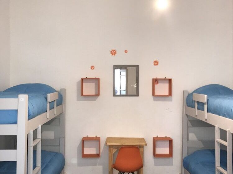 共用房间的床, Student’s Hostel