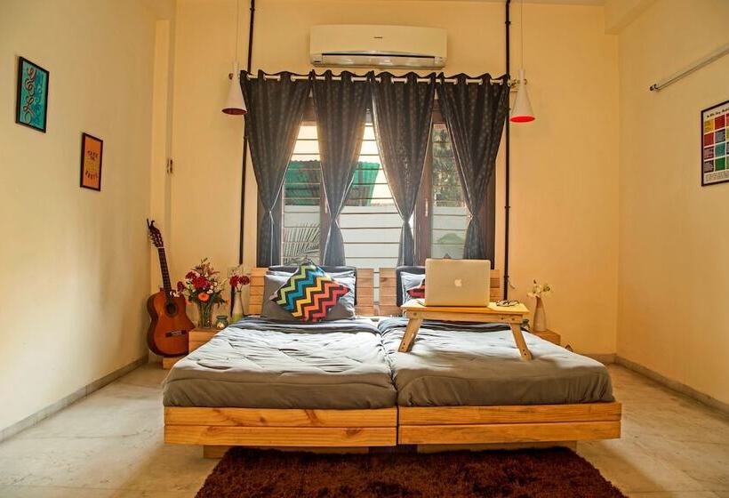 Номер Deluxe, Zostel South Delhi   Hostel