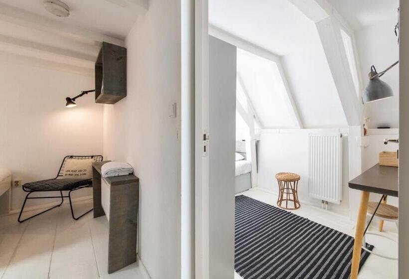 Номер Стандарт, Two Bedroom Apartment In A Beautiful Canalhouse In City Centre