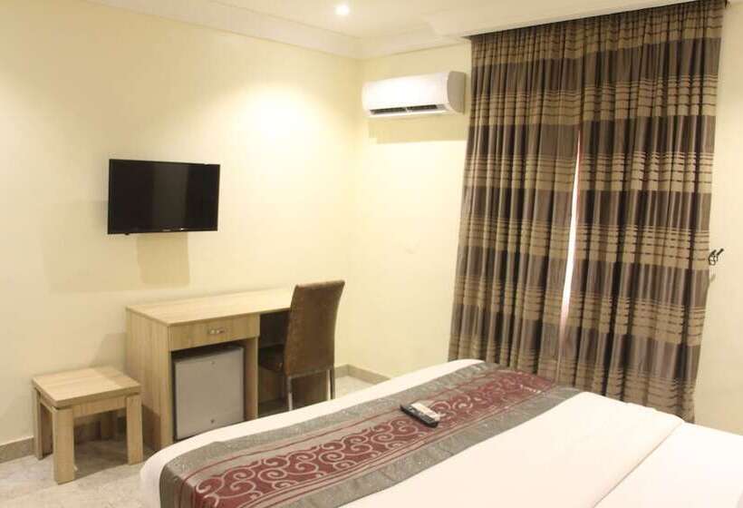 Deluxe Room, H9 Suites