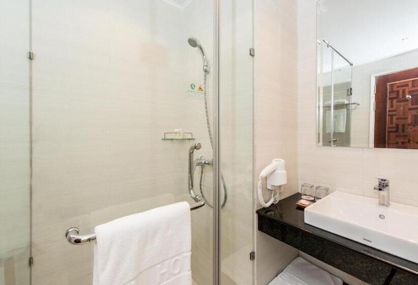 اتاق استاندارد با تخت بزرگ, Sokha Palace Siem Reap