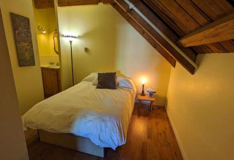 Семейный Номер, La Maison Rousseau