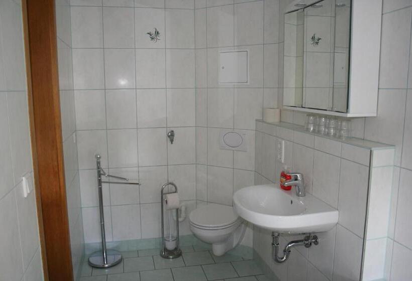 חדר סטנדרט לשלושה, Gasthaus & Hotel Zur Linde
