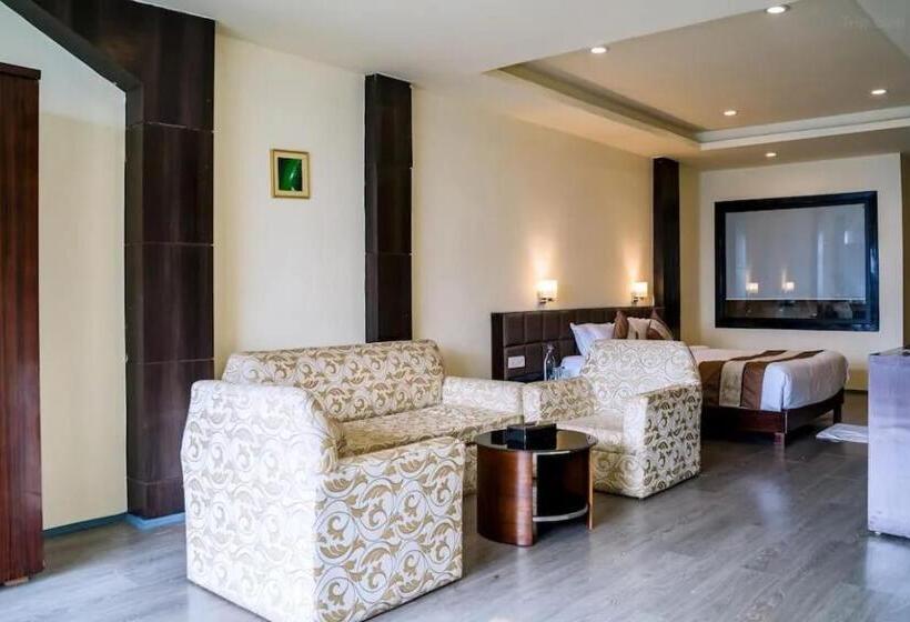 سوییت با چشم‌انداز کوه, Staynest Gangtok 300 Mtr From Mall Road