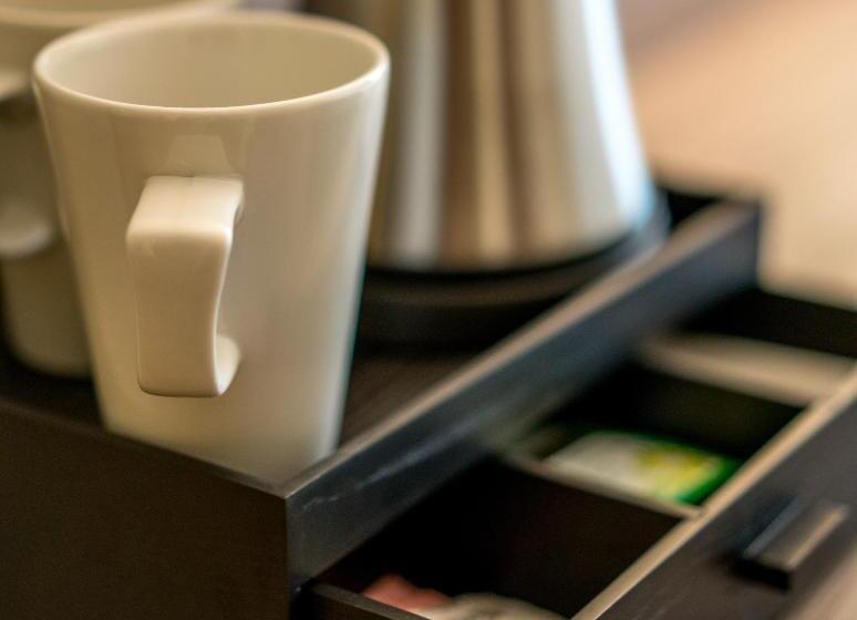 اتاق سوپریور, The Coffee House