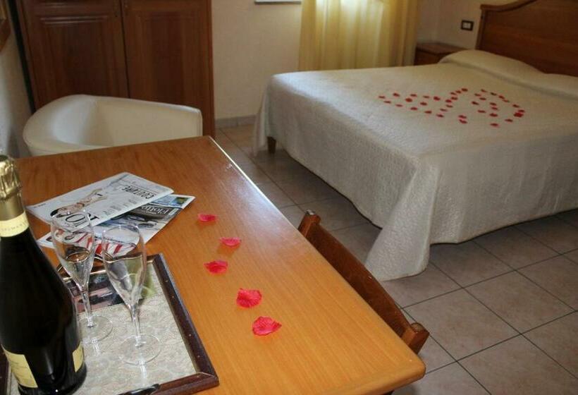 Номер Стандарт, Ristorante L'avvenire
