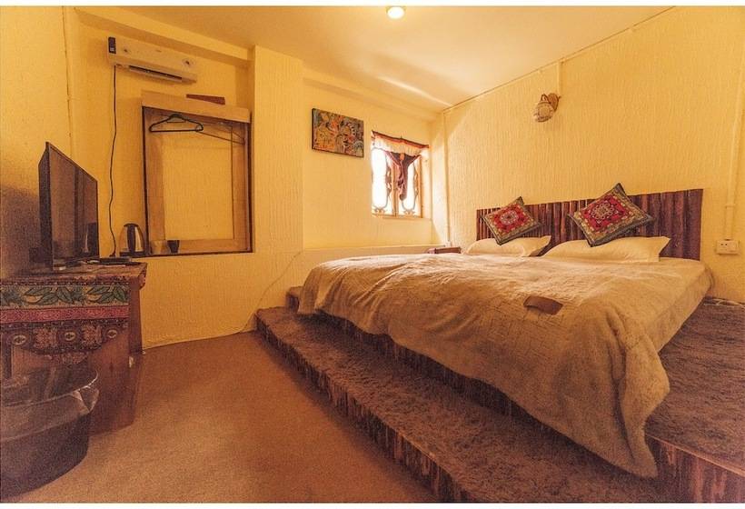 Номер Стандарт, Yi's Hostel