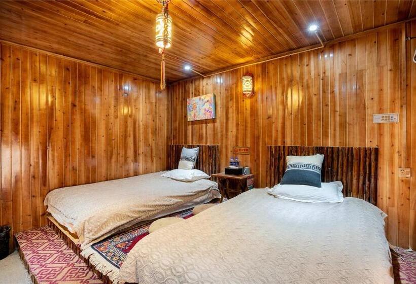 Номер Стандарт, Yi's Hostel