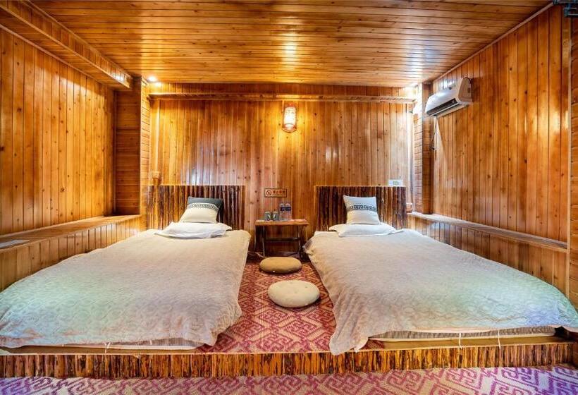 Номер Стандарт, Yi's Hostel