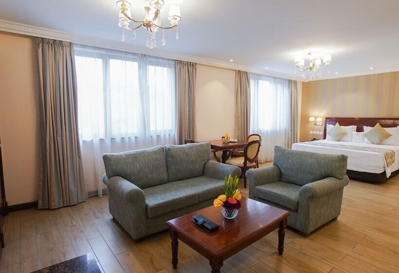 标准工作室, Sarova Woodlands
