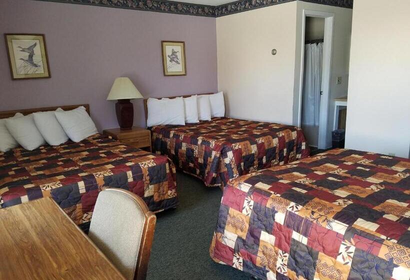Номер Стандарт Трехместный, Clark S Beach Motel