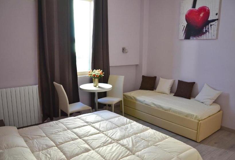 Camera Quadrupla Standard, Florence Stadium B&b