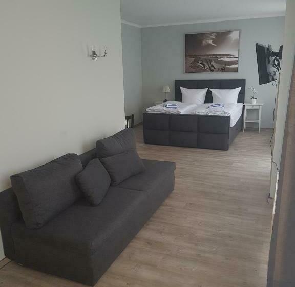 اتاق استاندارد سه تخته با بالکن, Appartement Hotel Rostock