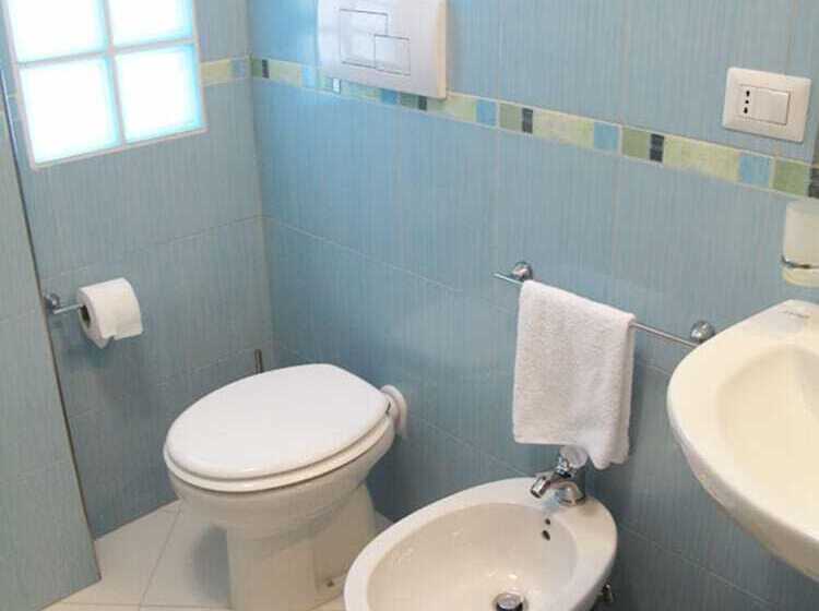 اتاق استاندارد سه نفره, B&b Santa Caterina