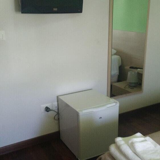 اتاق استاندارد سه نفره, B&b Santa Caterina