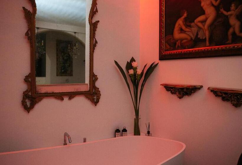 Трехместный Президентский, Domus Socolatae Residenza D Epoca Charming B&b   Adults Only