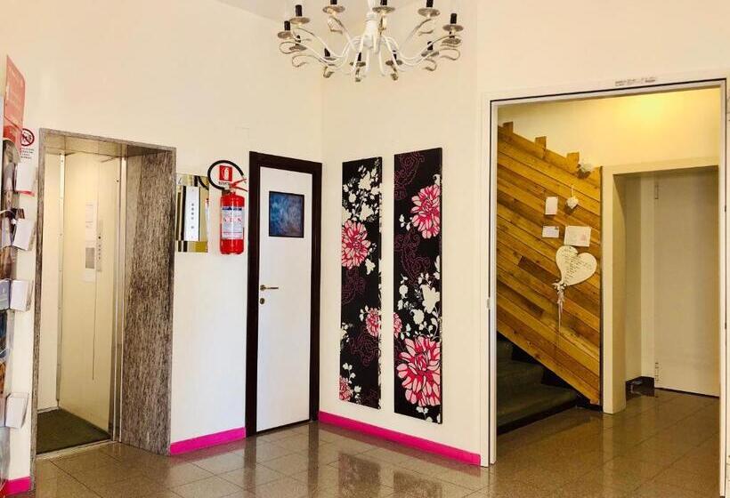 Quarto Familiar, Garisenda B&b   In Centro A Riccione