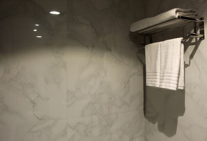 Quarto Quádruplo Standard, Lamar Ajyad First Hotel Tower A