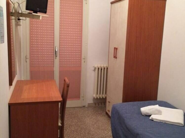 Quarto Estandar Individual, Morri