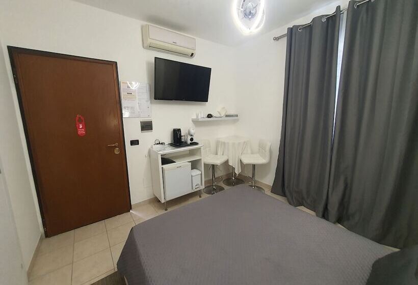 اتاق لوکس یک تخته, Guest House Brezza Marina