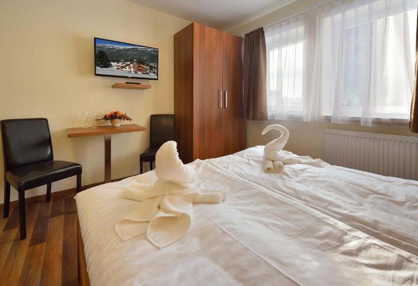 豪华三人间, Villa Gloria Rooms & Apartments