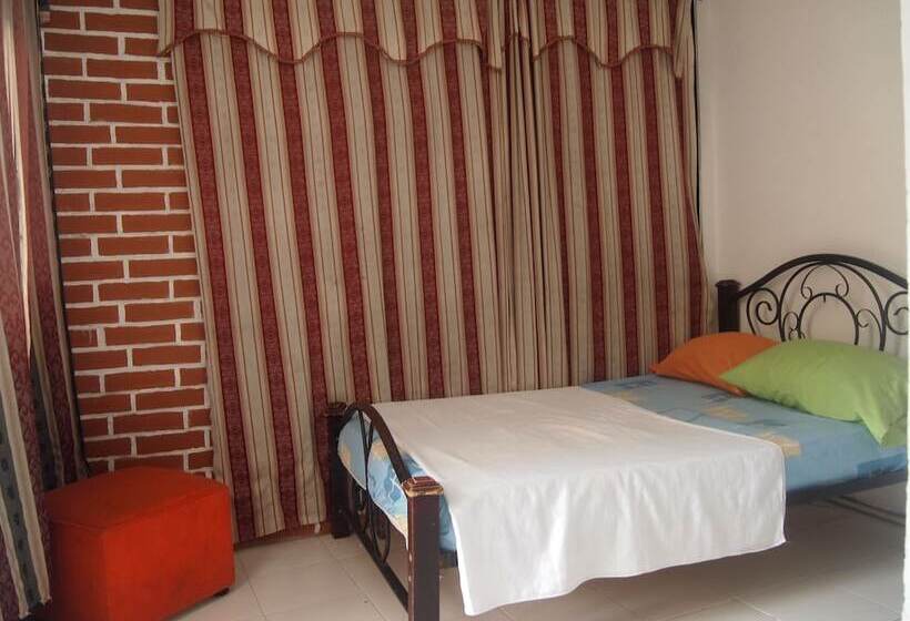 스탠다드 룸, Casa Amarilla Hostel   Cali