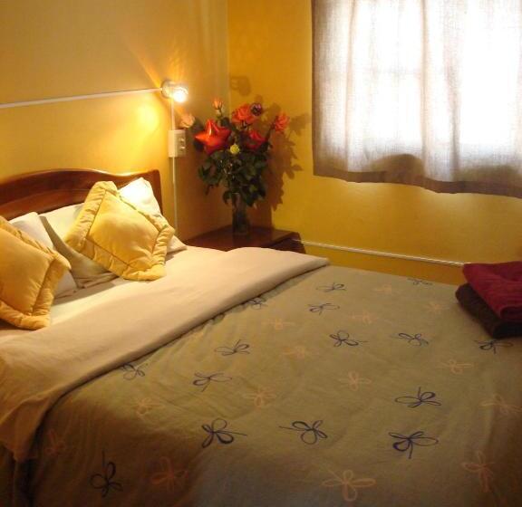 Quarto Economy, Blue House Youth Hostel