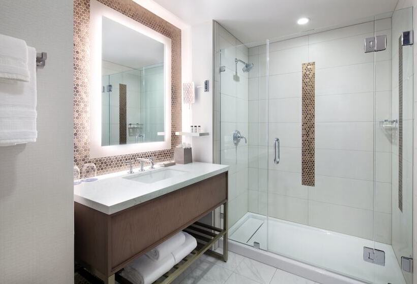 산 전망 스위트, Sheraton Redding Hotel At The Sundial Bridge