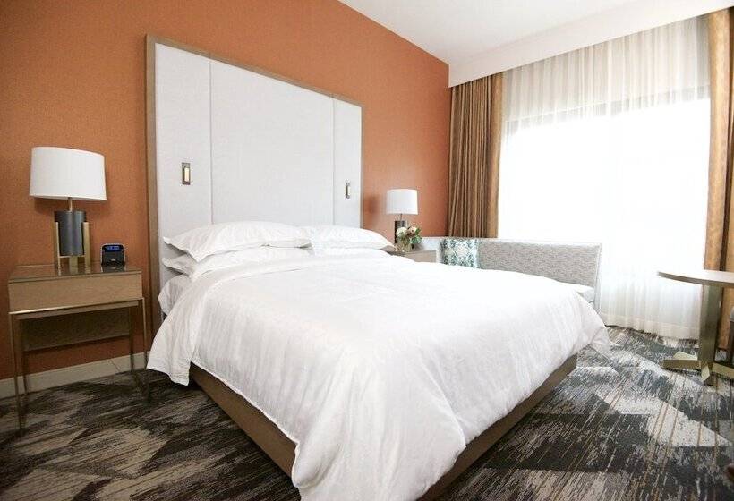 산 전망 스위트, Sheraton Redding Hotel At The Sundial Bridge