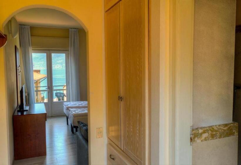 Superior room with lake view, Villa Isabella